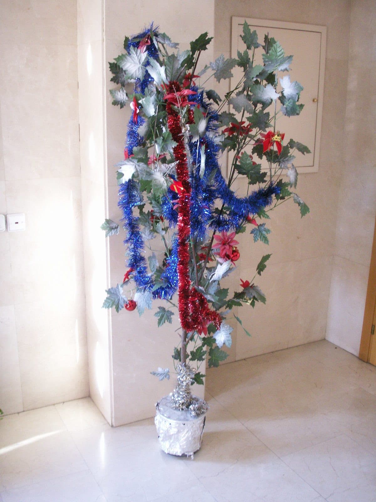 Christmas dining and window styling in Dubai